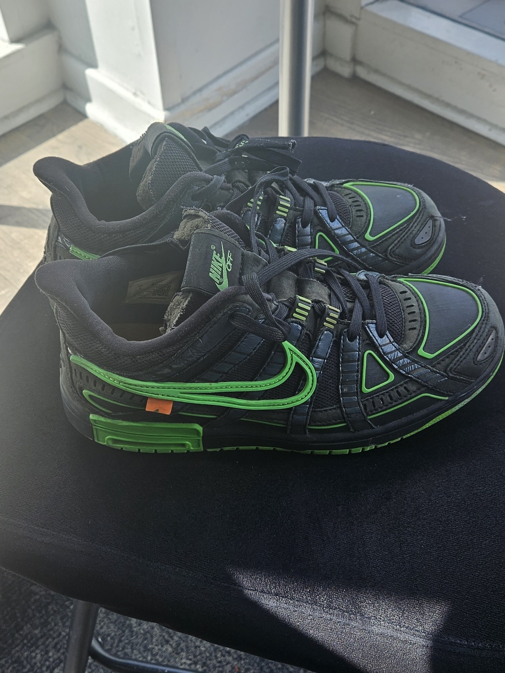 Nike Black & Green Athletic Sneakers
